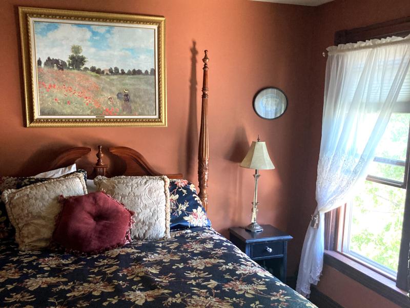 Heritage Suite | Anna V's Bed & Breakfast